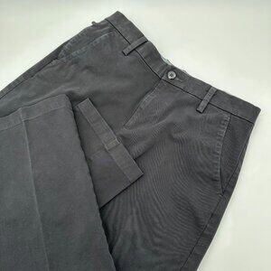 Dockers Men's Workday Straight Fit Wrinkle Free Khaki Pant Size W32 x L30, Black